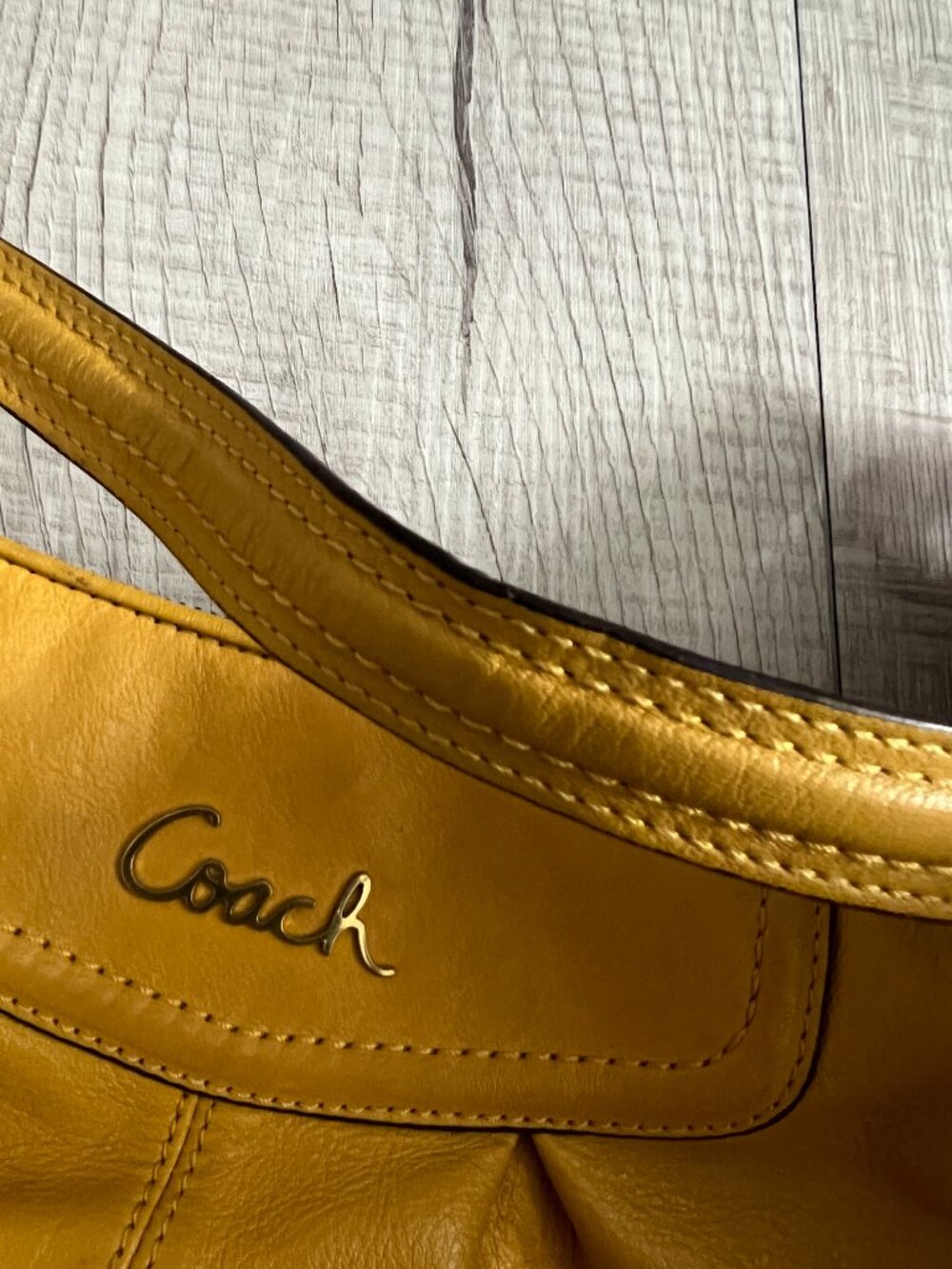 Coach Yellow Leather Ashley Hobo Y2K Retro Shoulder Bag Purse - Picture 4 of 11